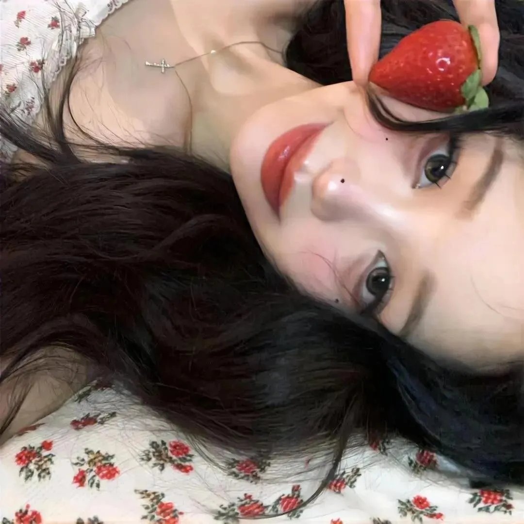 吮拇指的人